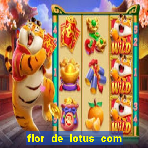 flor de lotus com lua tatuagem